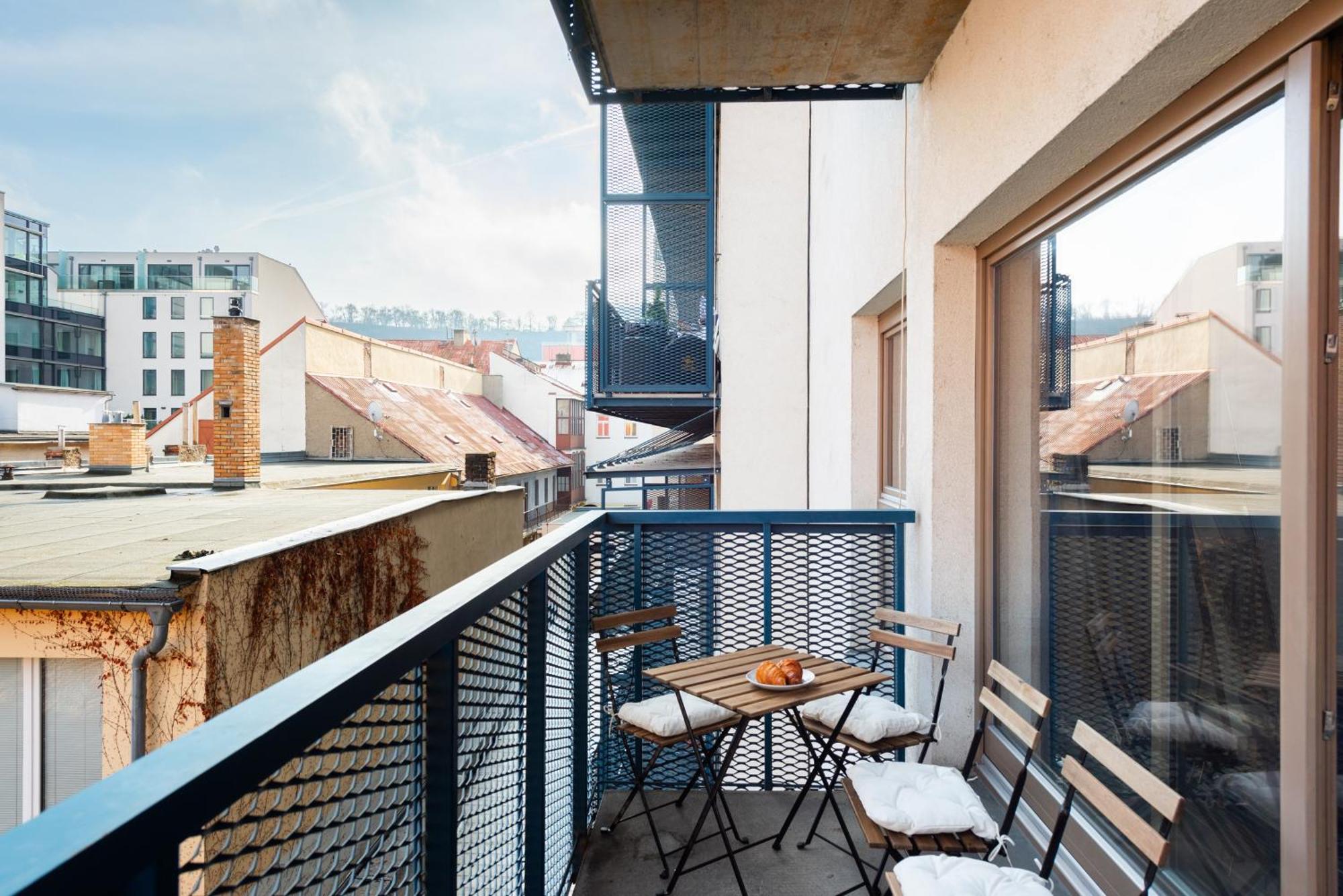 Apartments With Large Balcony, Parking Praga Exterior foto