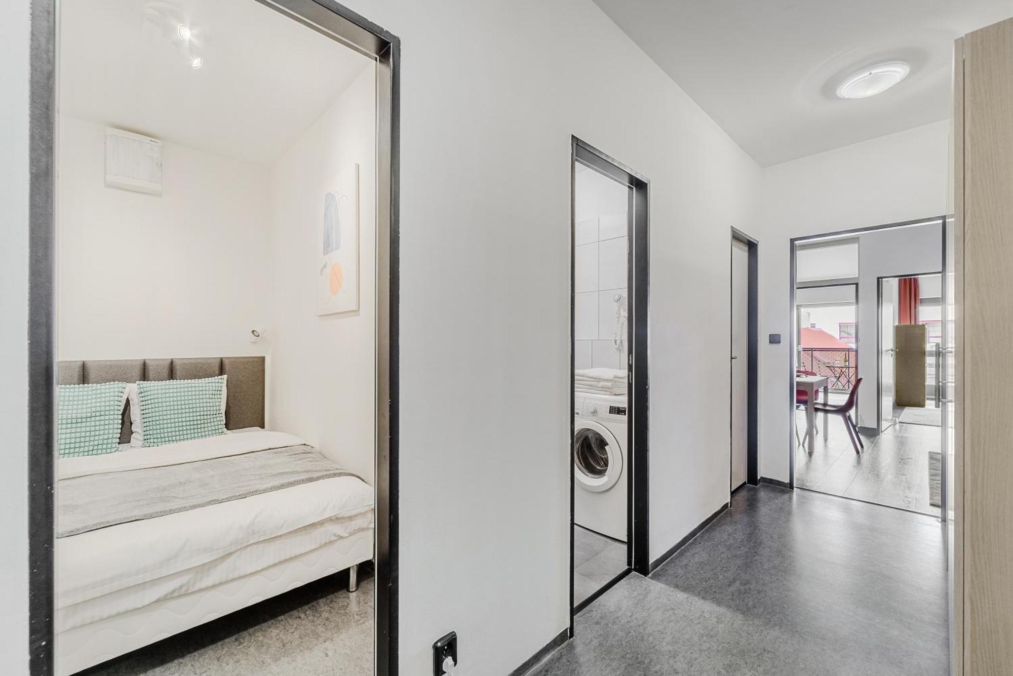 Apartments With Large Balcony, Parking Praga Exterior foto
