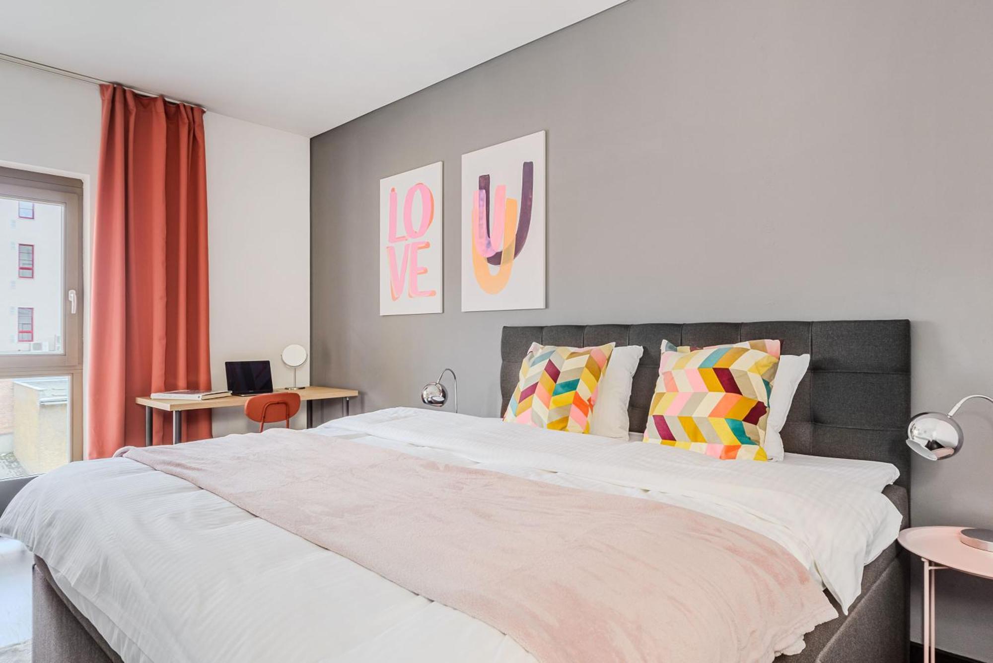 Apartments With Large Balcony, Parking Praga Exterior foto